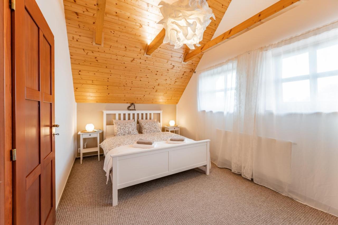 Chata nad lázeňským údolím Luhačovice Exterior foto